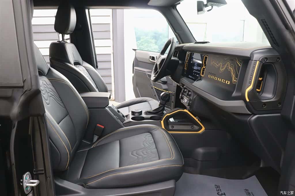 Ford Bronco, 2025 21