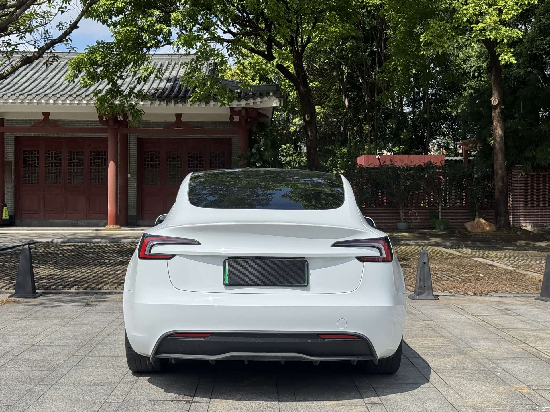 Tesla Model 3, 2025 все фото