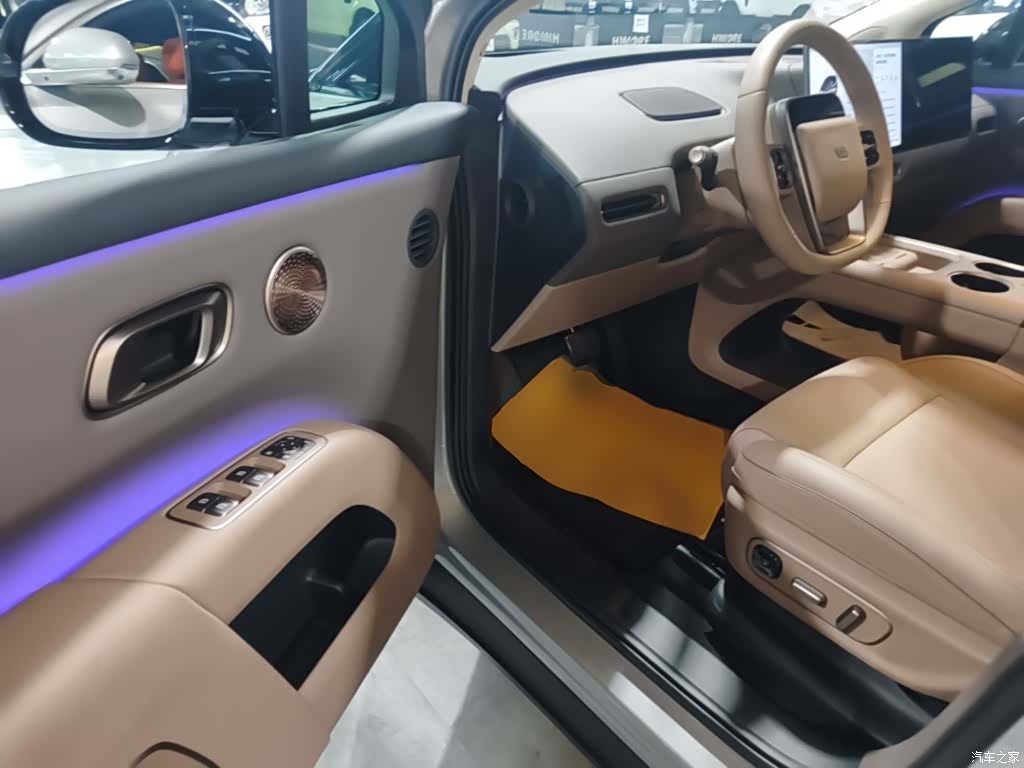 Li Auto i8, 2026 16