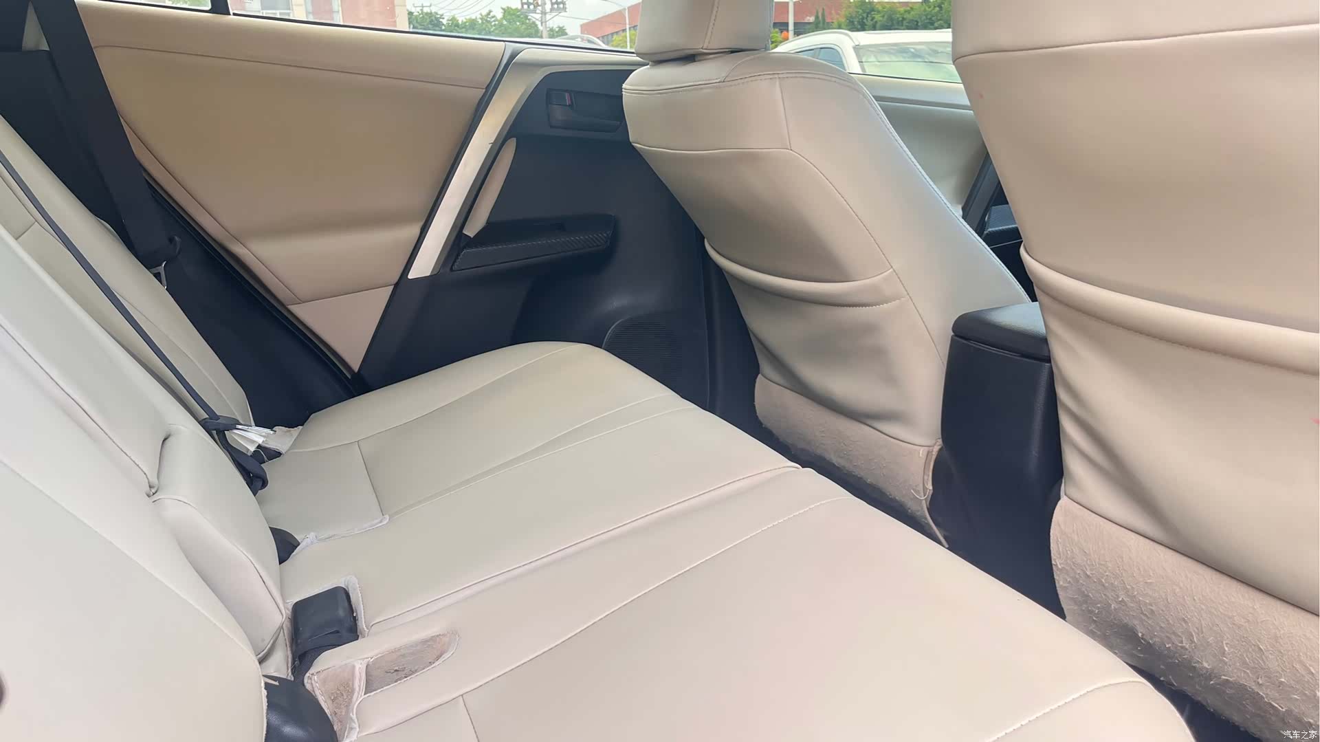 Toyota RAV4, 2015 12