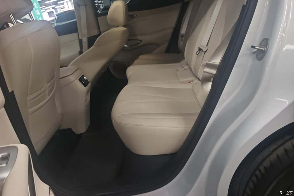 BYD HiAce, 2026 11
