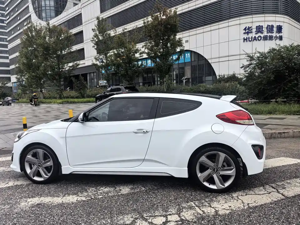 Hyundai Veloster