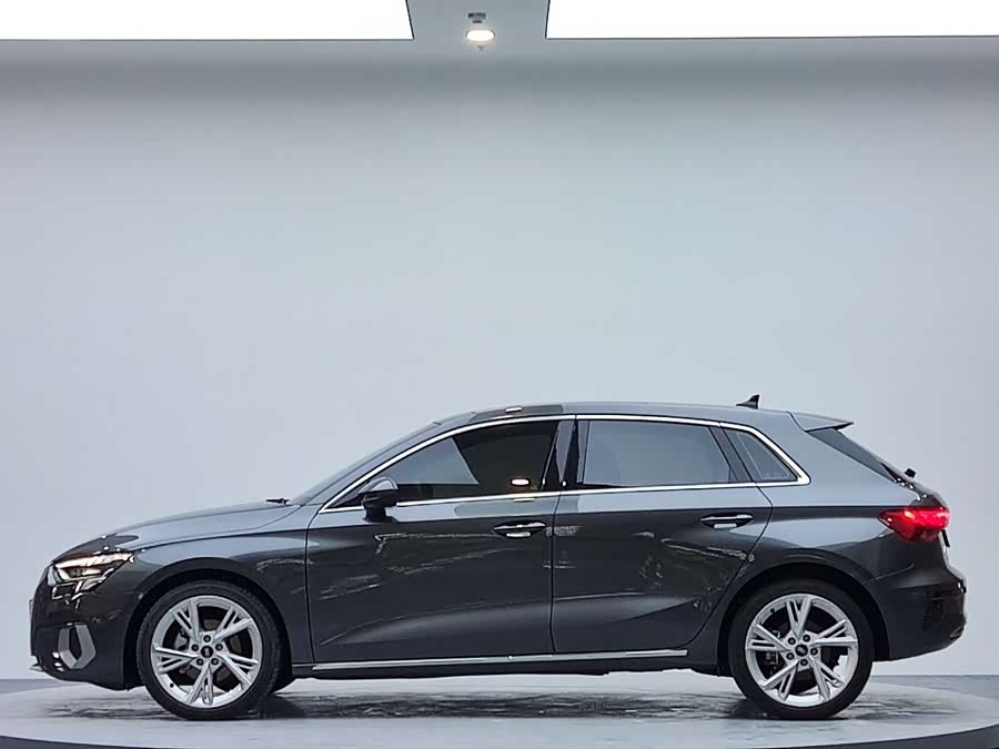 Audi A3 2023, фото 4