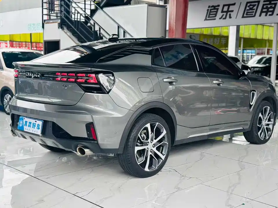 Lynk & Co 05