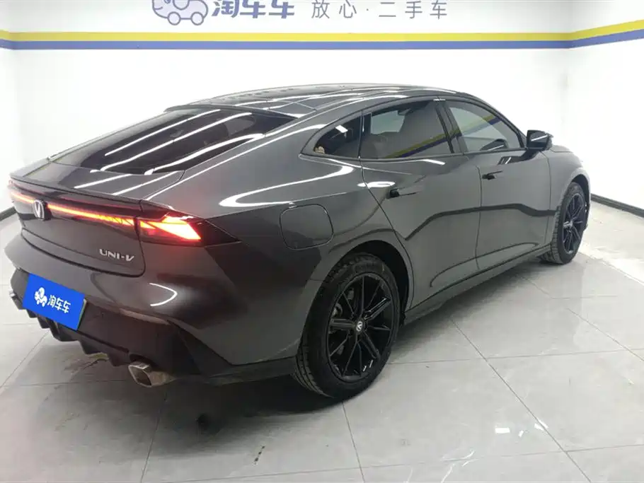 Changan UNI-V Smart iDD