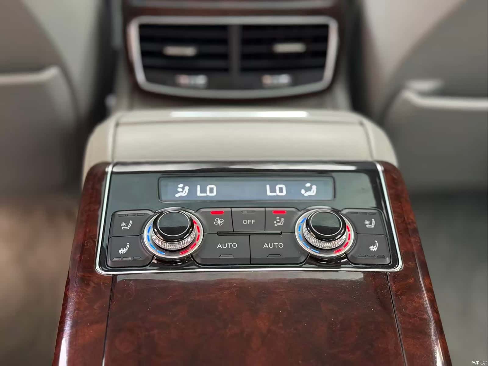 Audi A8L, 2012 23