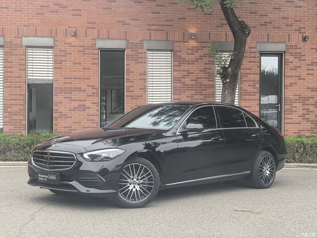 Mercedes-Benz C-Class, 2025 1