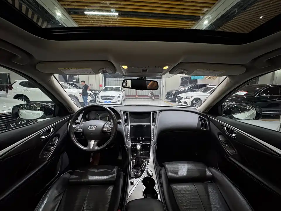 Infiniti Q50L