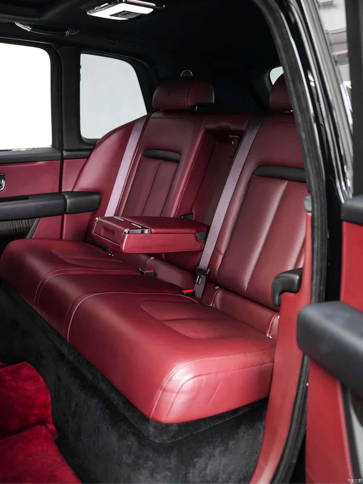Rolls-Royce Cullinan, 2019 10