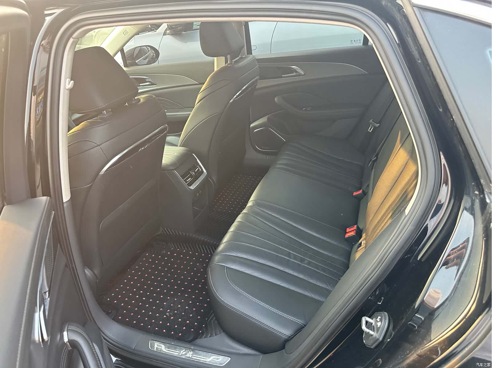 Hongqi H5, 2022 6