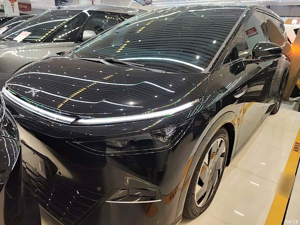 Xpeng X9, 2025 3