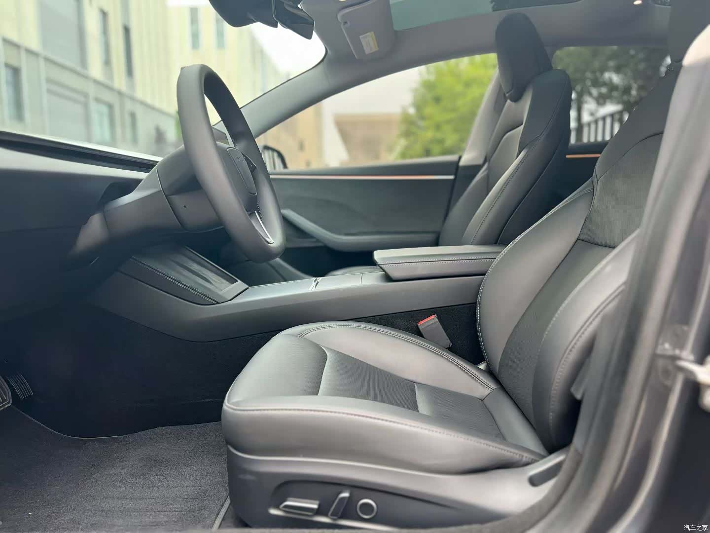 Tesla Model 3, 2024 4