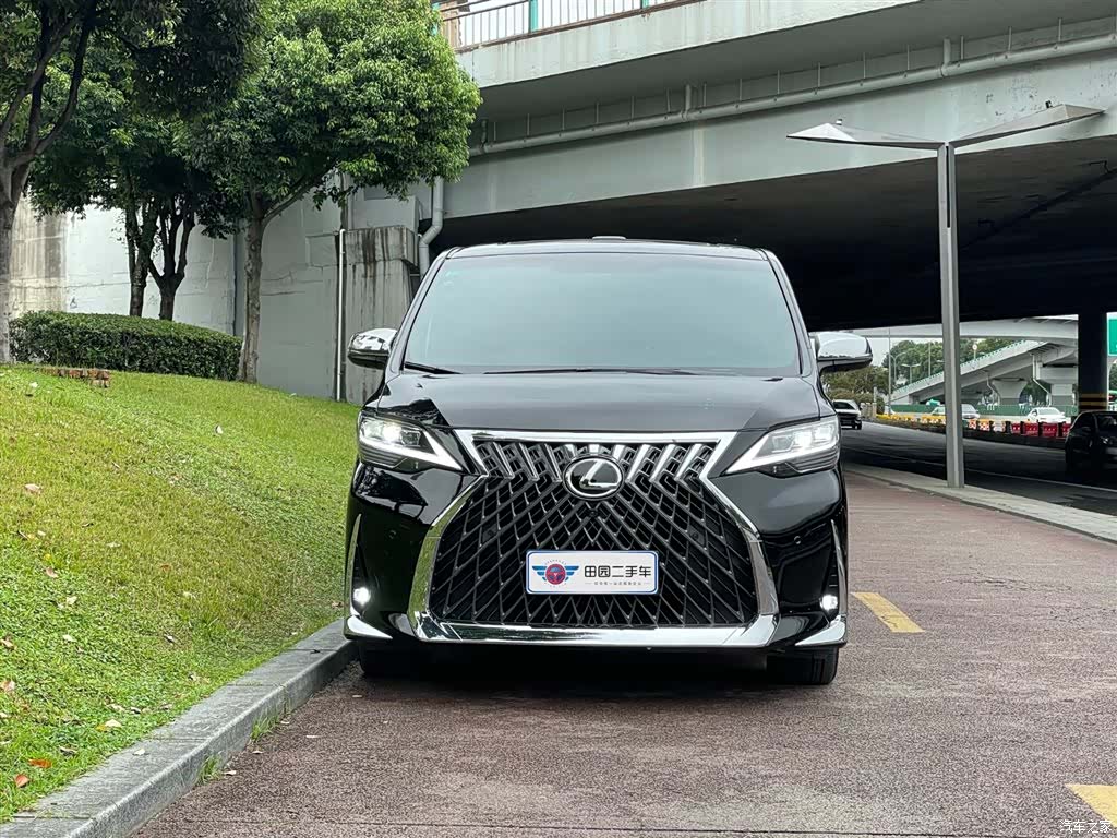 Toyota Alphard, 2018 2