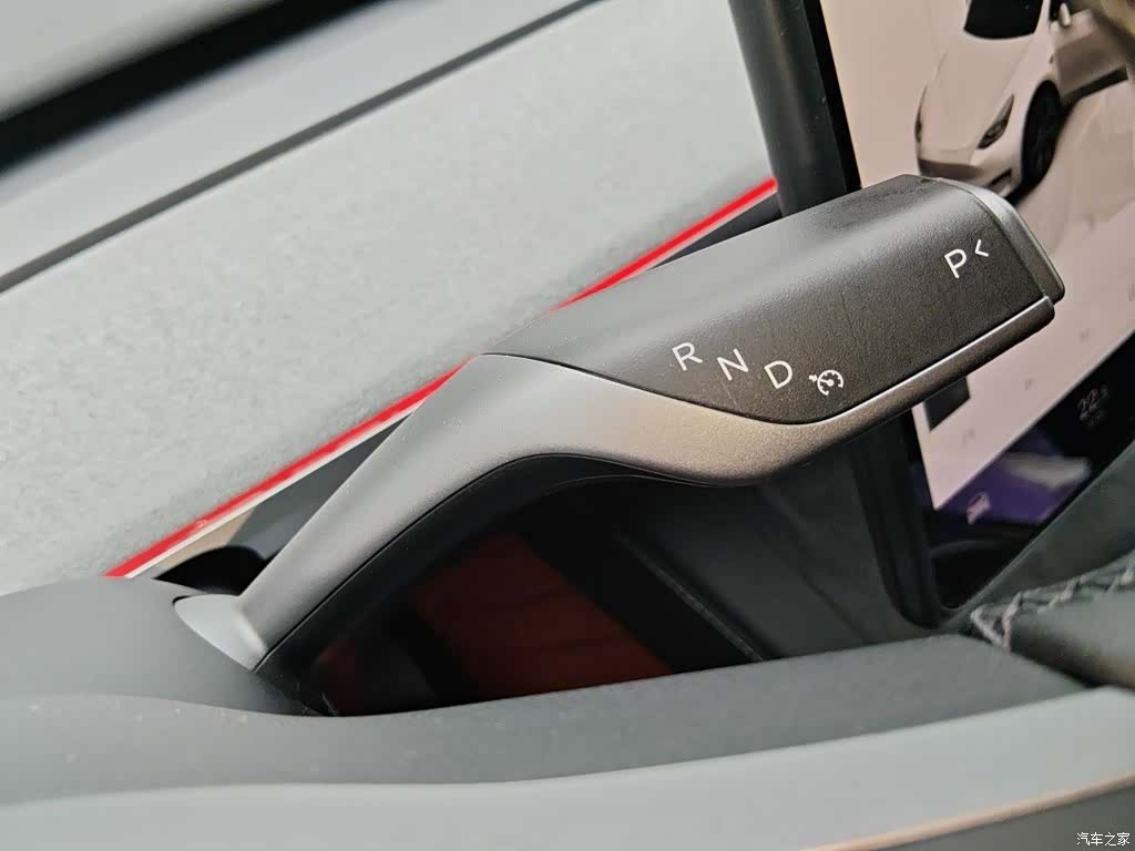 Tesla Model Y, 2024 7