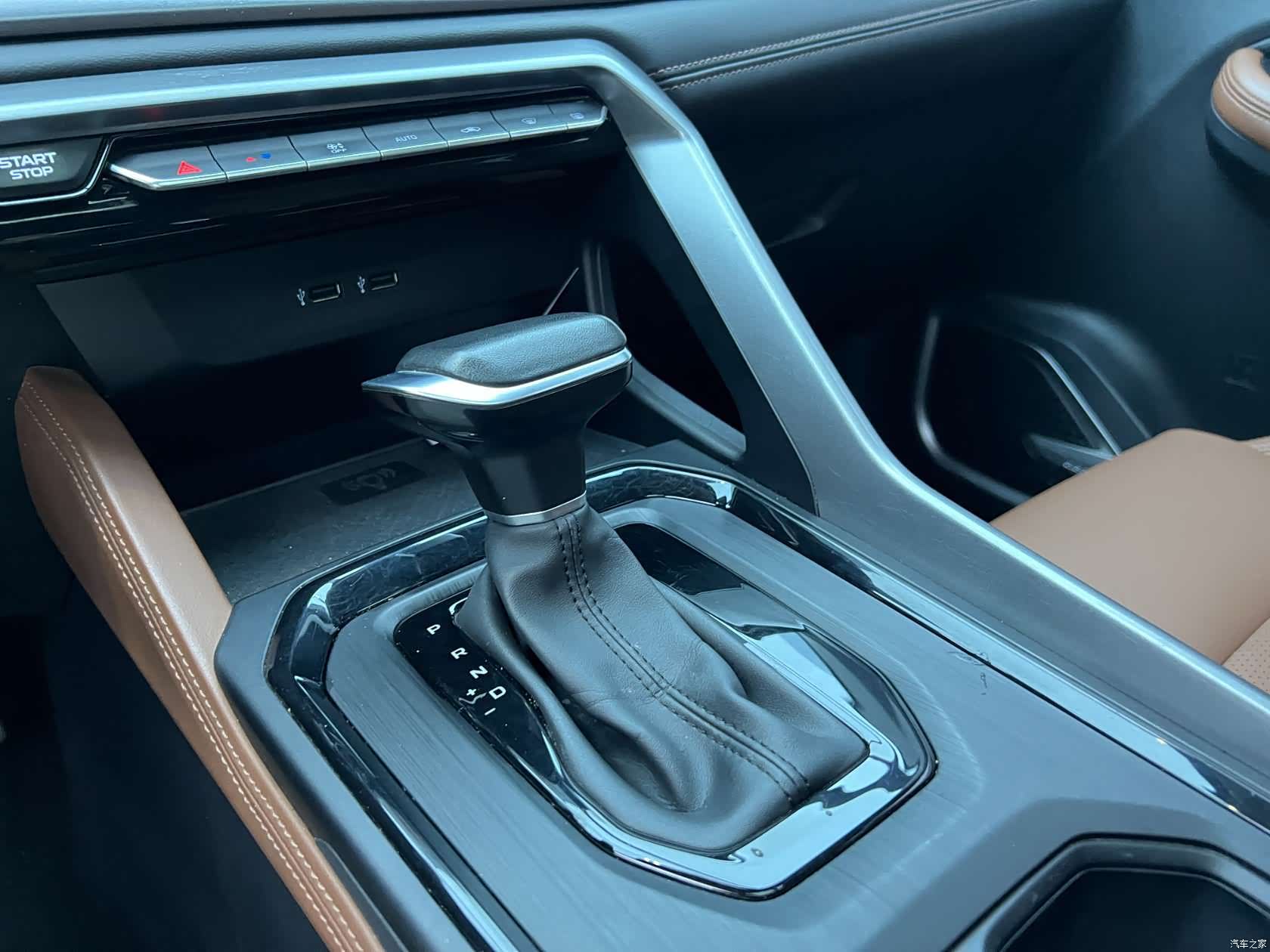 Geely X6, 2022 6
