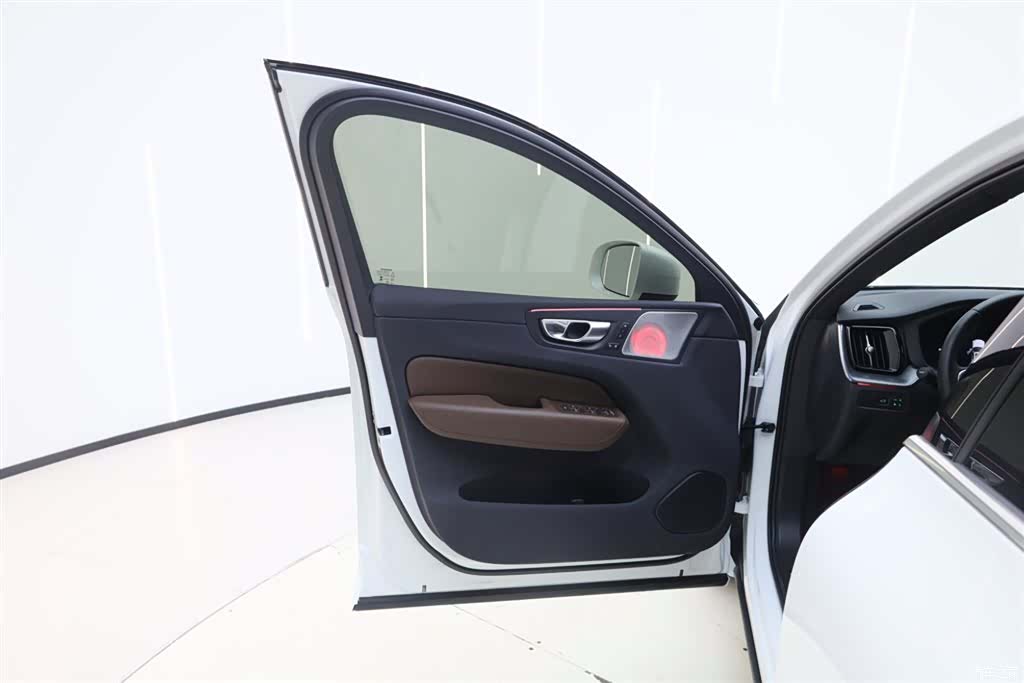 Volvo XC60, 2024 18