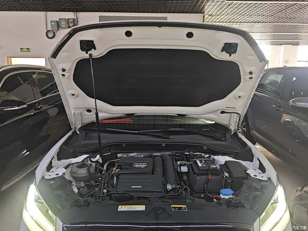 Audi Q2L, 2019 20