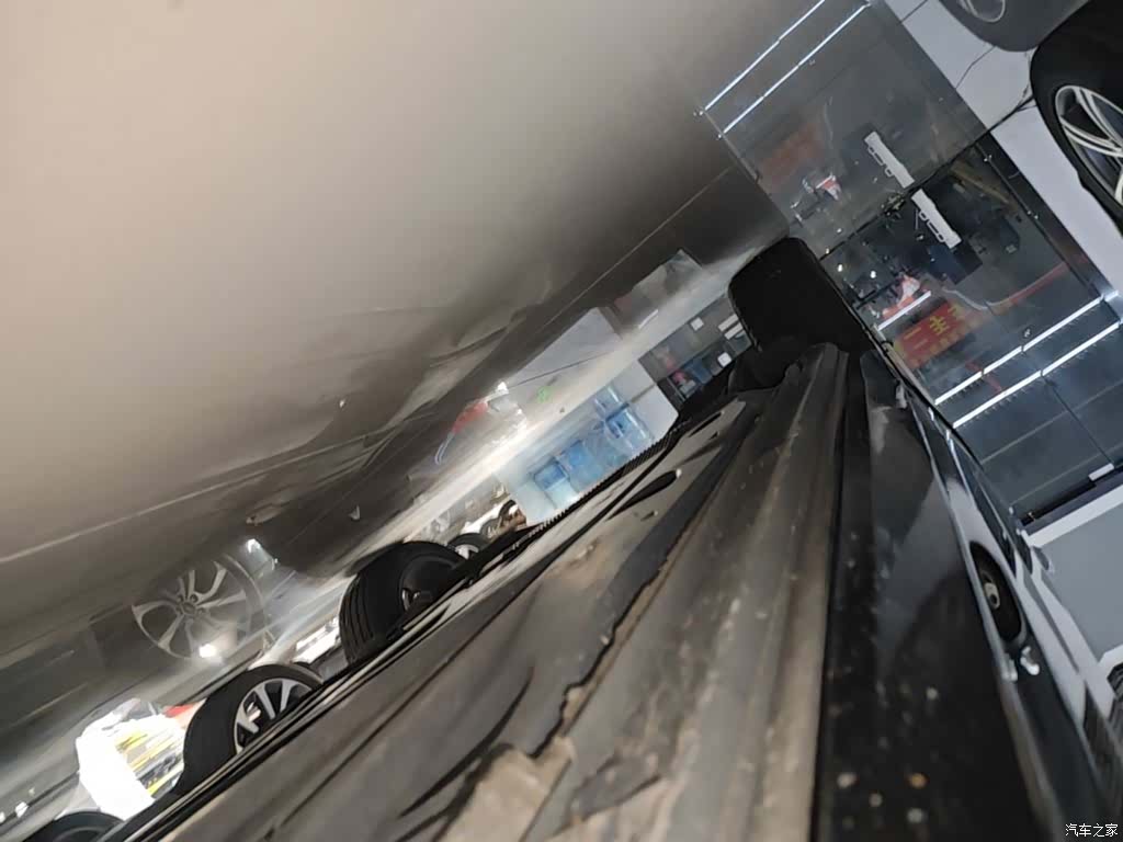 Audi Q2L, 2019 21