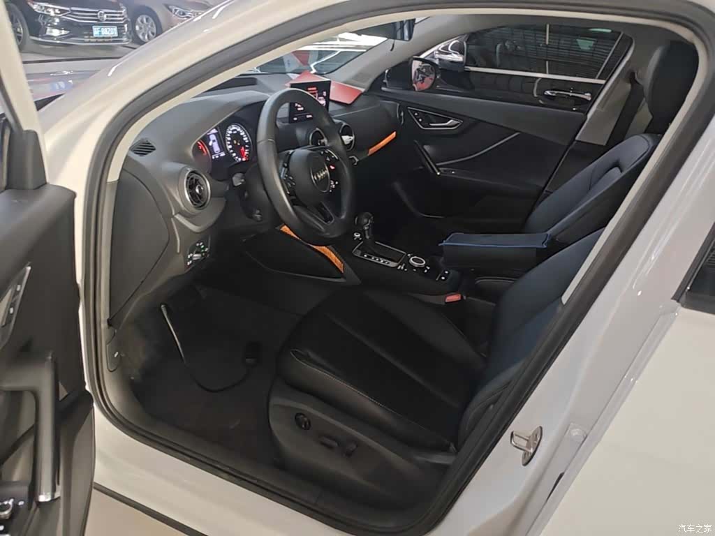 Audi Q2L, 2019 15