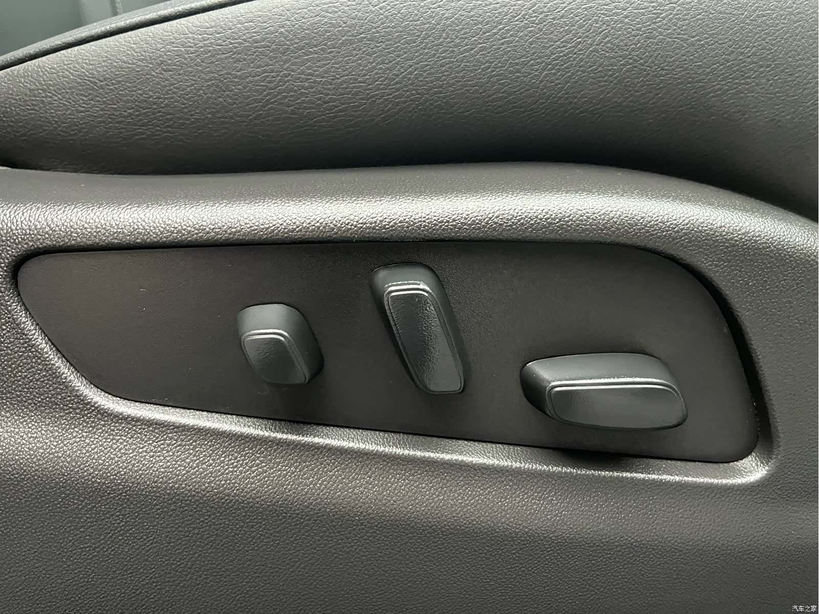 Cadillac XT4, 2019 21