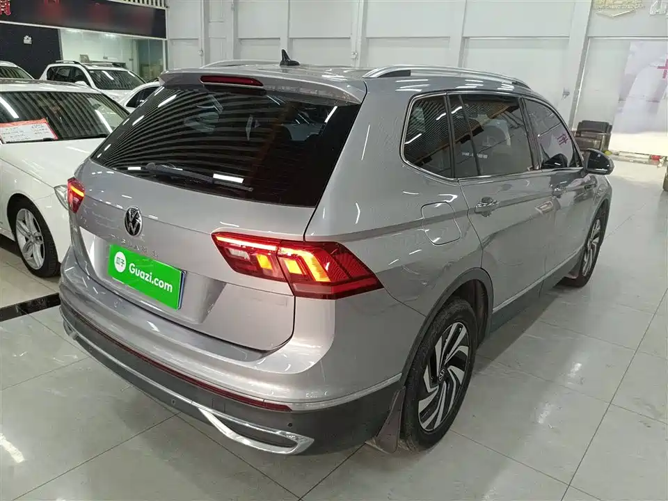 Volkswagen Tiguan L