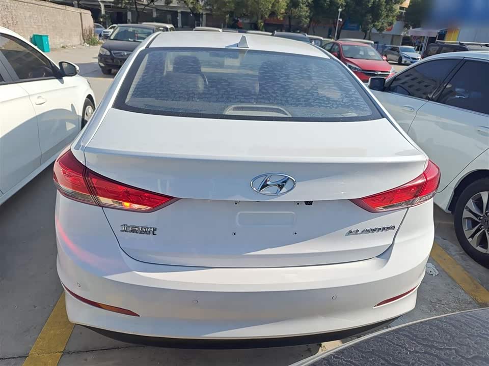 Hyundai Lead