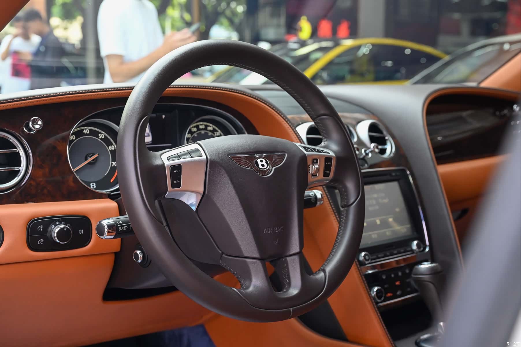 Bentley Flying Spur, 2016 8