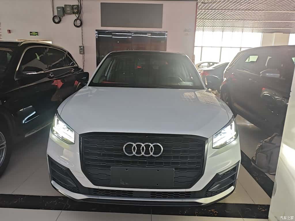 Audi Q2L, 2019 3