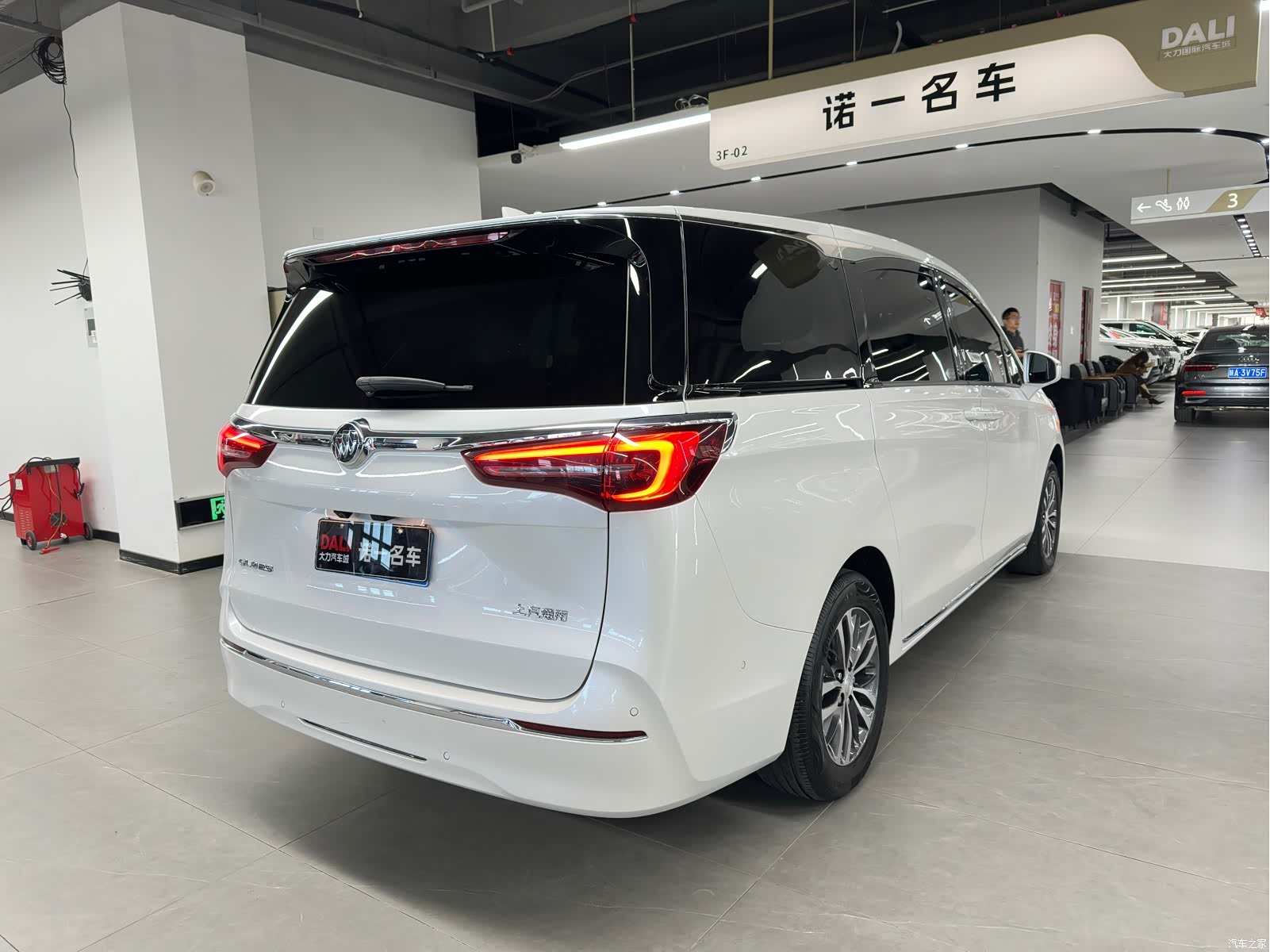 Buick GL8, 2023 4