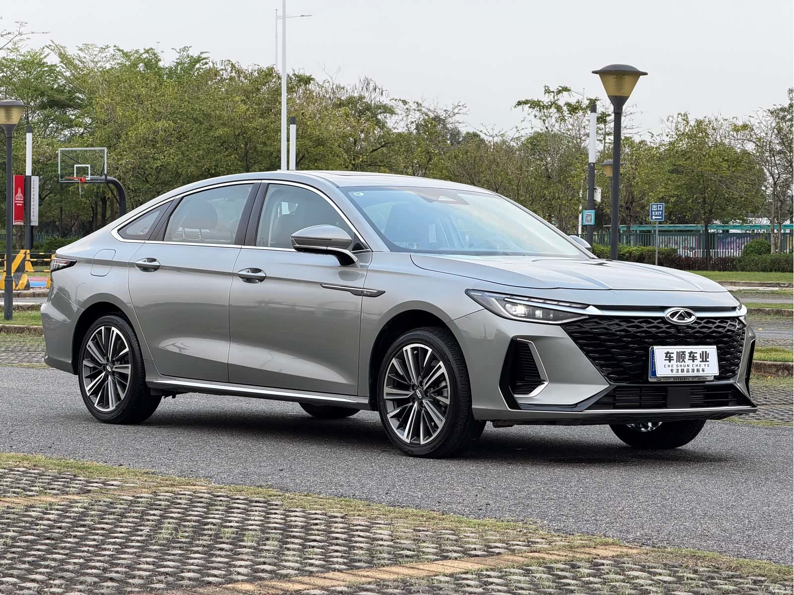 Chery Arrizo 8, 2024 3