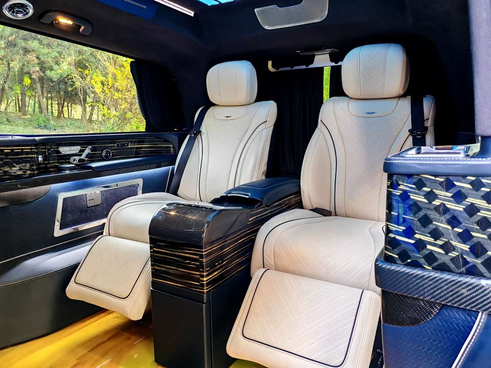 Mercedes-Benz V-class