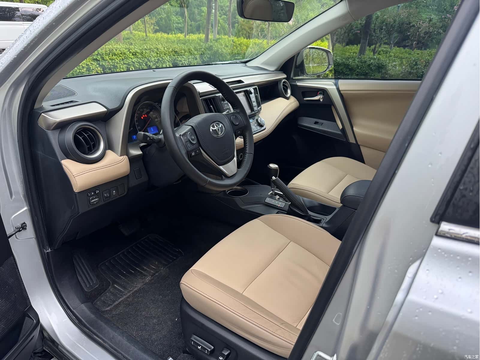 Toyota RAV4, 2015 7