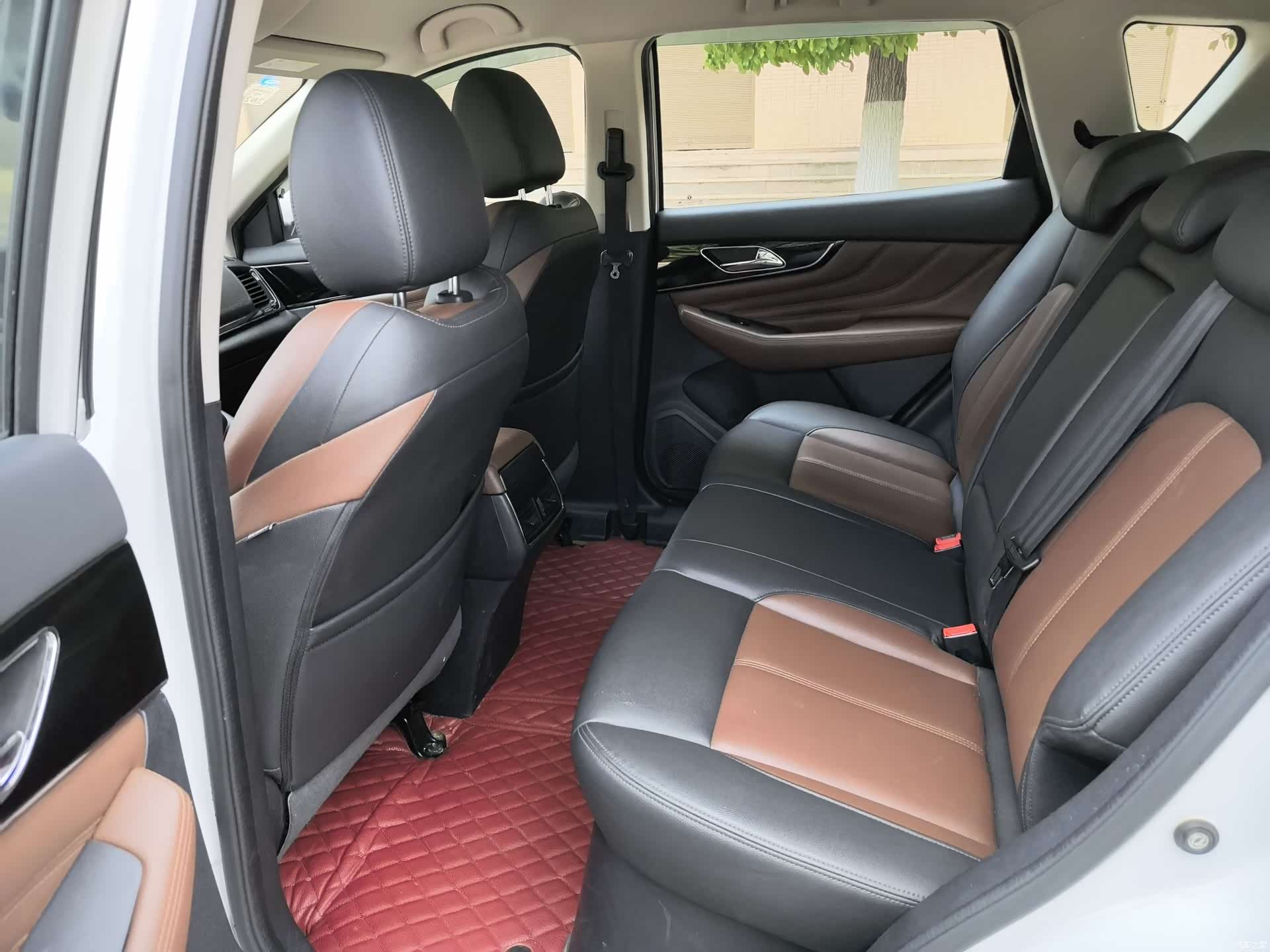 DongFeng AX7, 2018 8