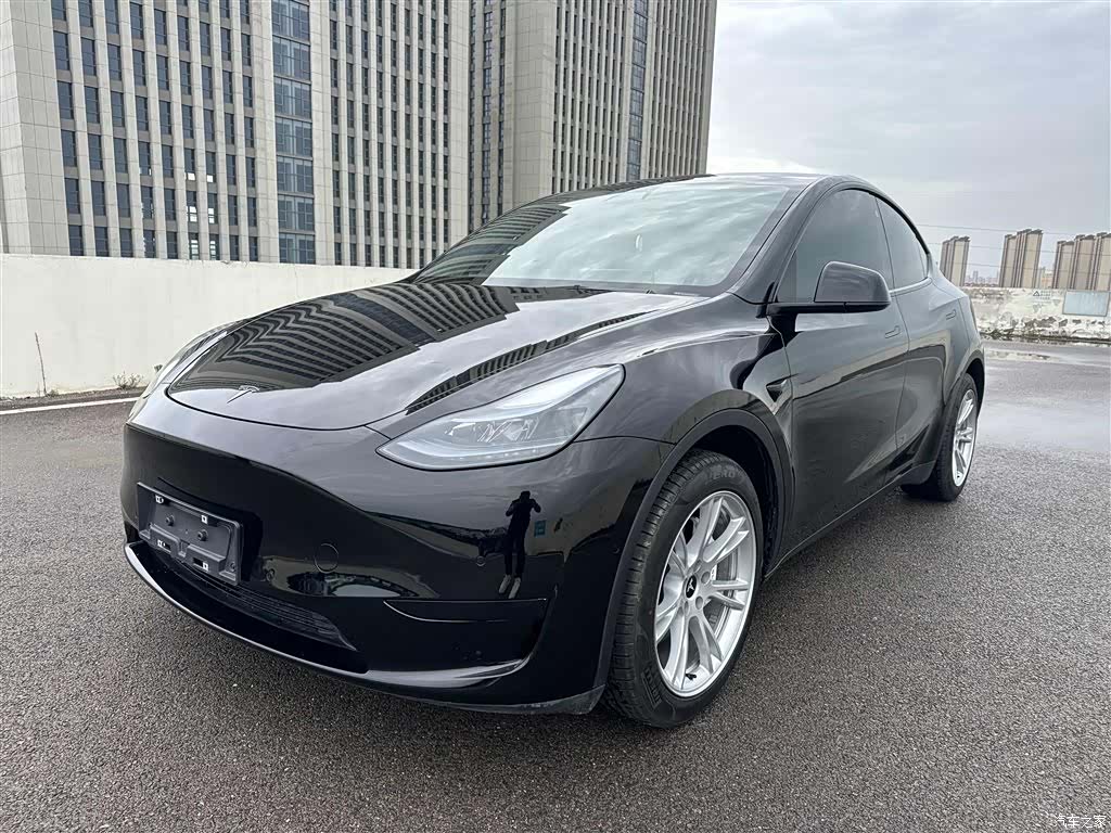 Tesla Model Y, 2023 2