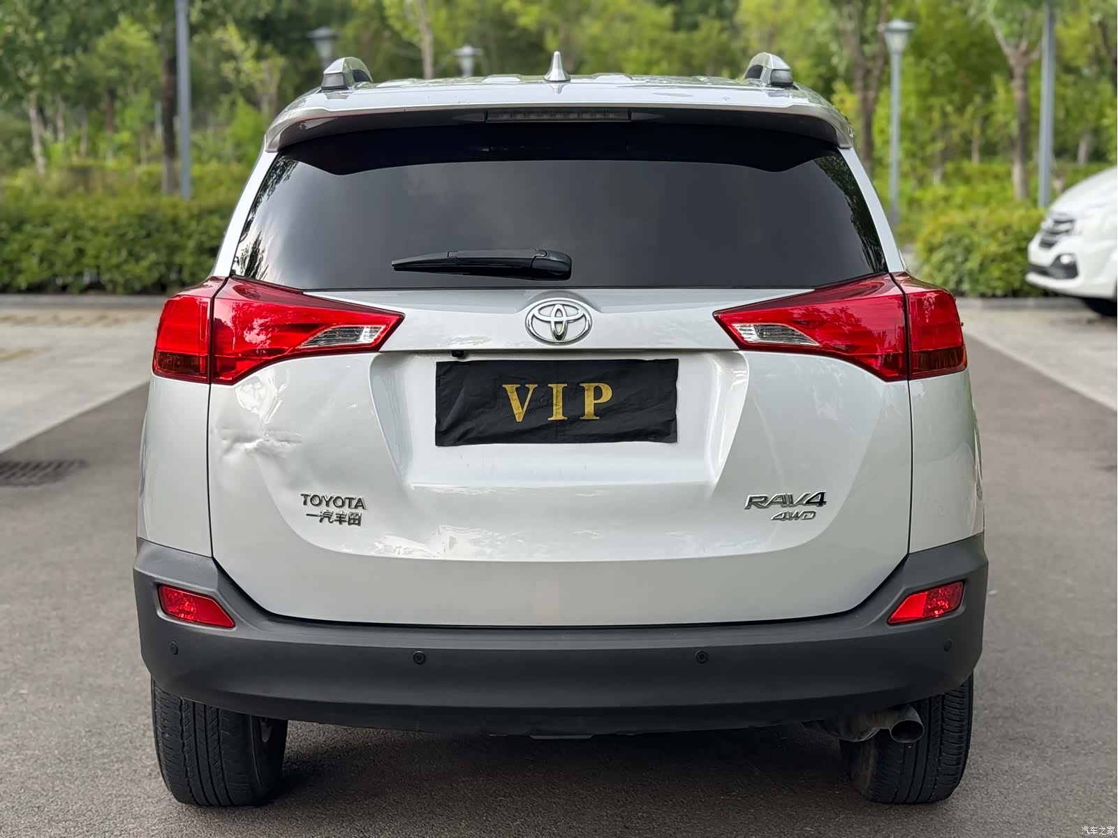 Toyota RAV4, 2015 все фото