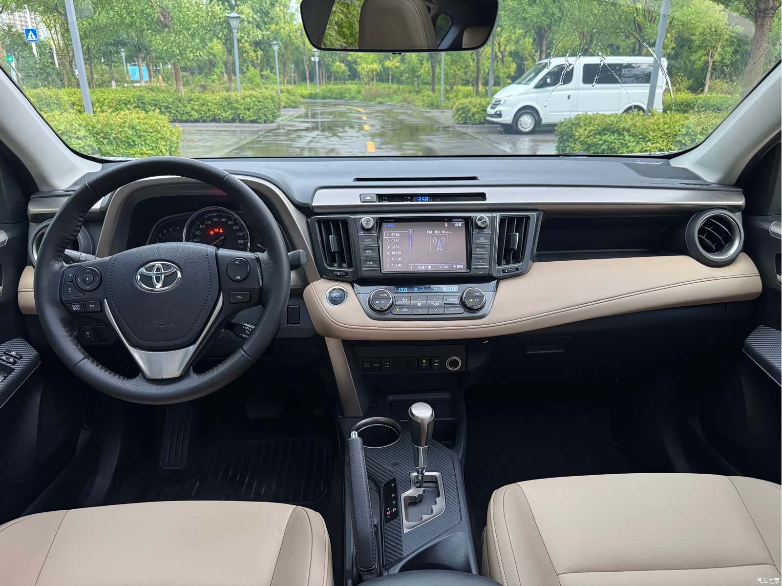 Toyota RAV4, 2015 9