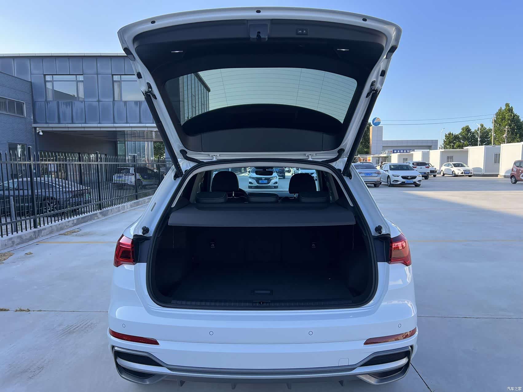 Audi Q3, 2022 7