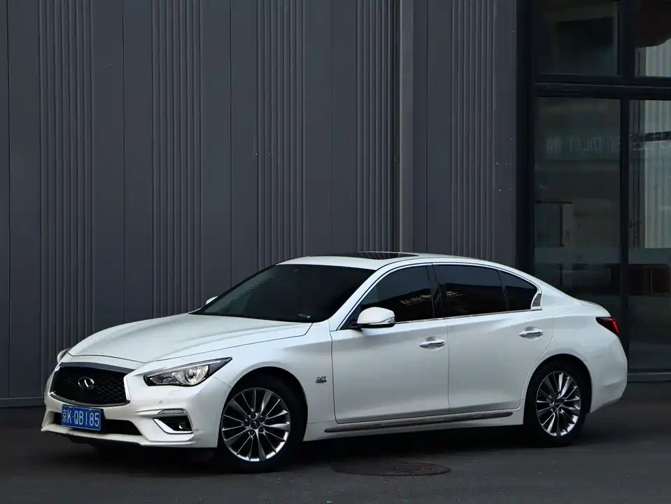 Infiniti Q50L