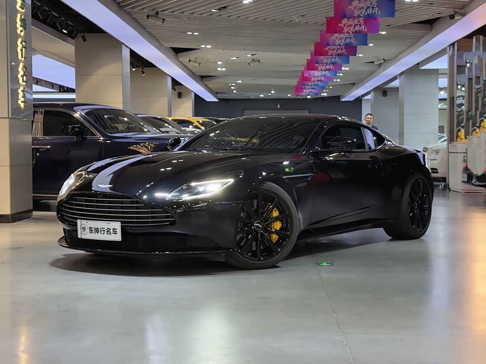 Aston Martin DB11