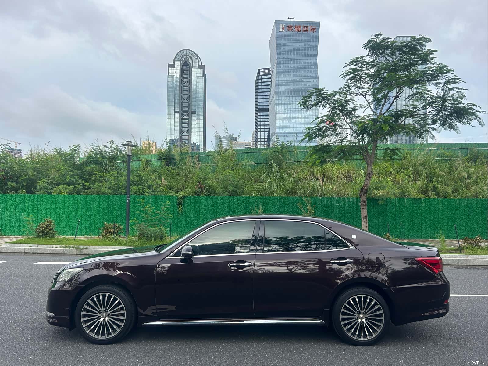 Toyota Crown, 2019 все фото