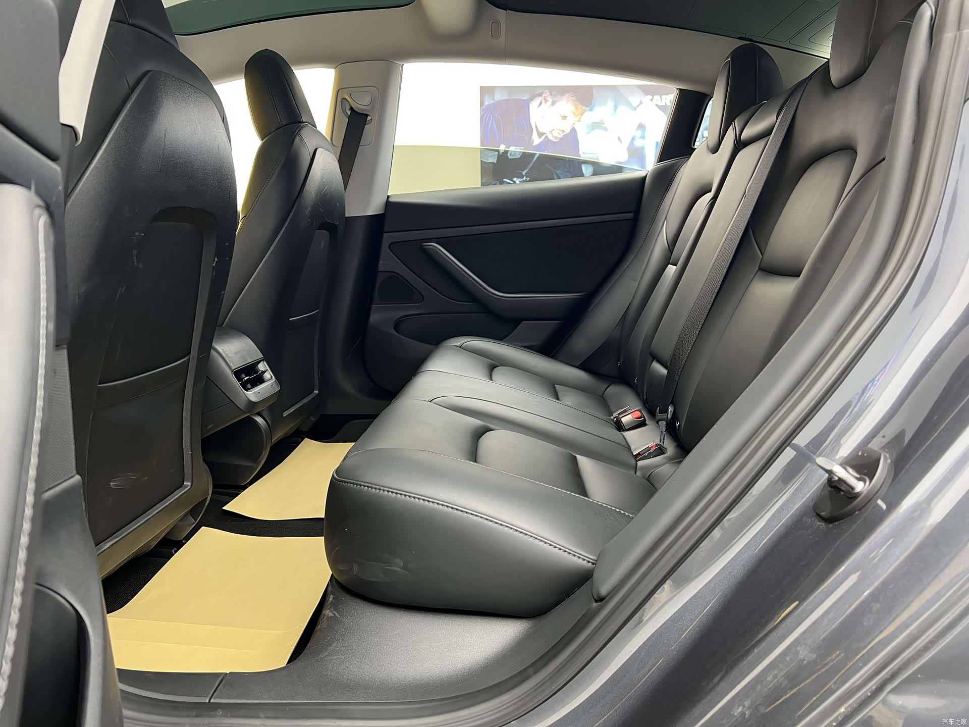 Tesla Model 3, 2020 6