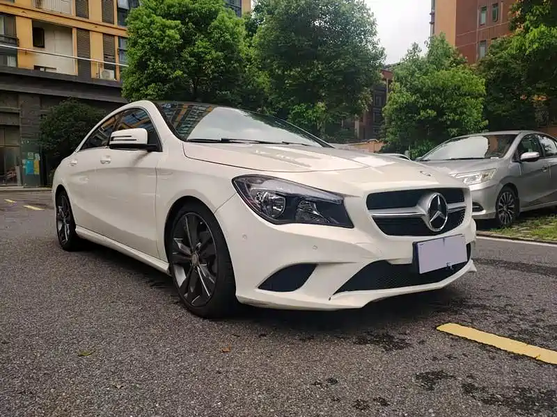 Mercedes-Benz CLA Mercedes-Benz CLA