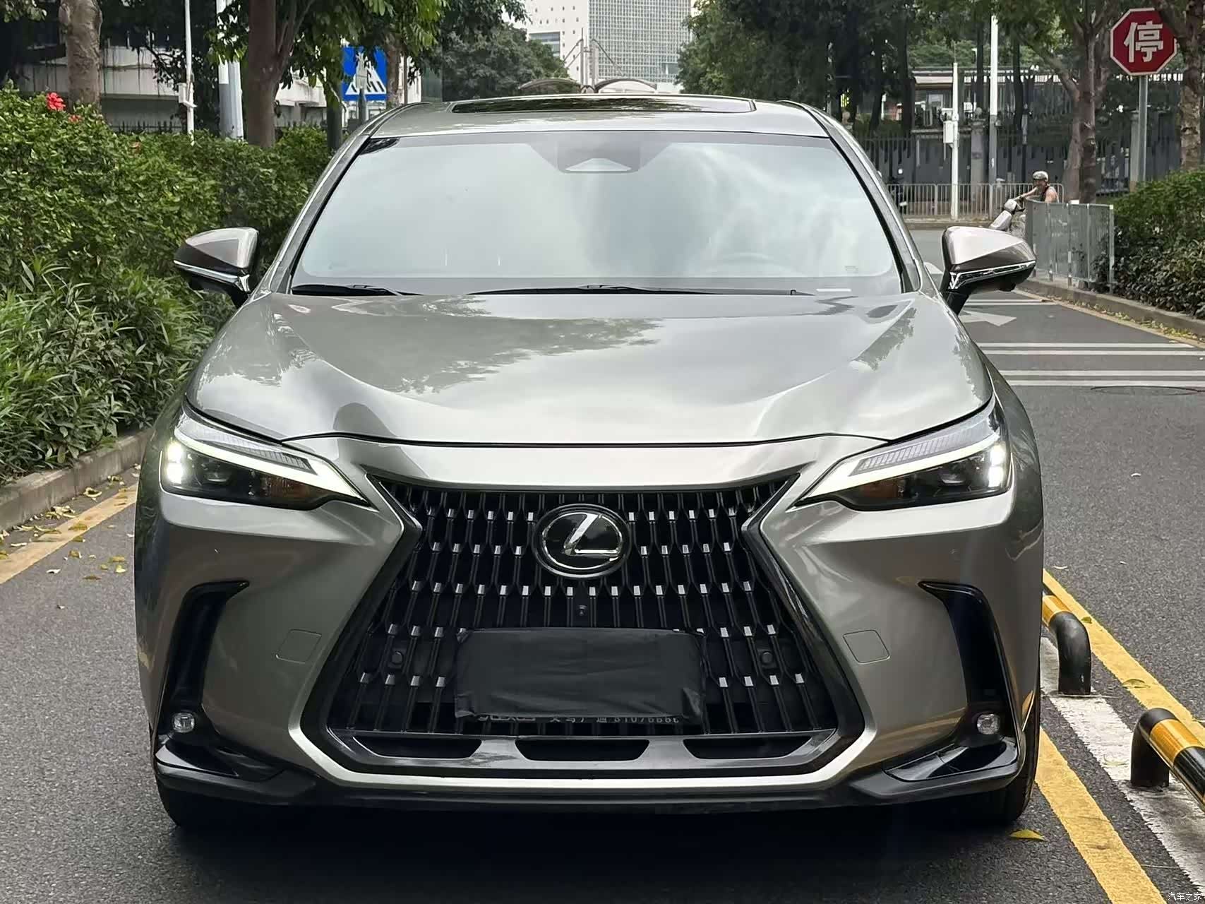 Lexus NX, 2023 2