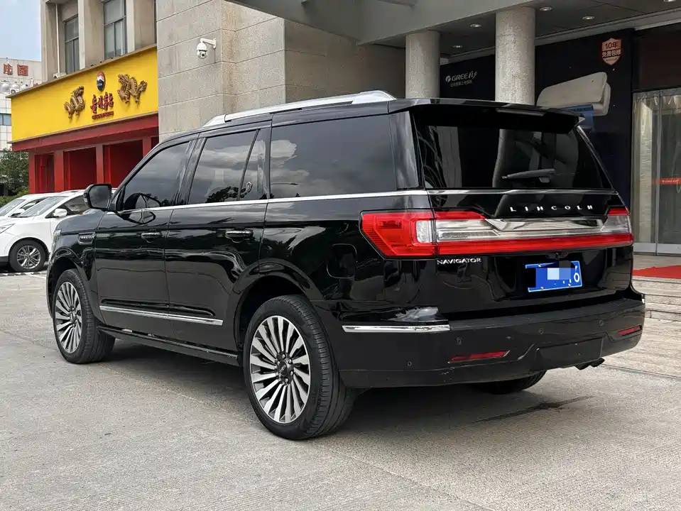 Lincoln Navigator