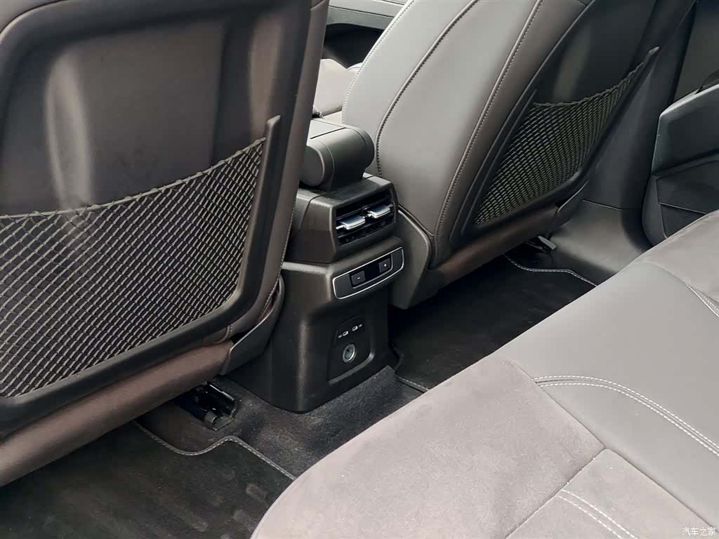 Audi Q4 e-tron, 2023 9