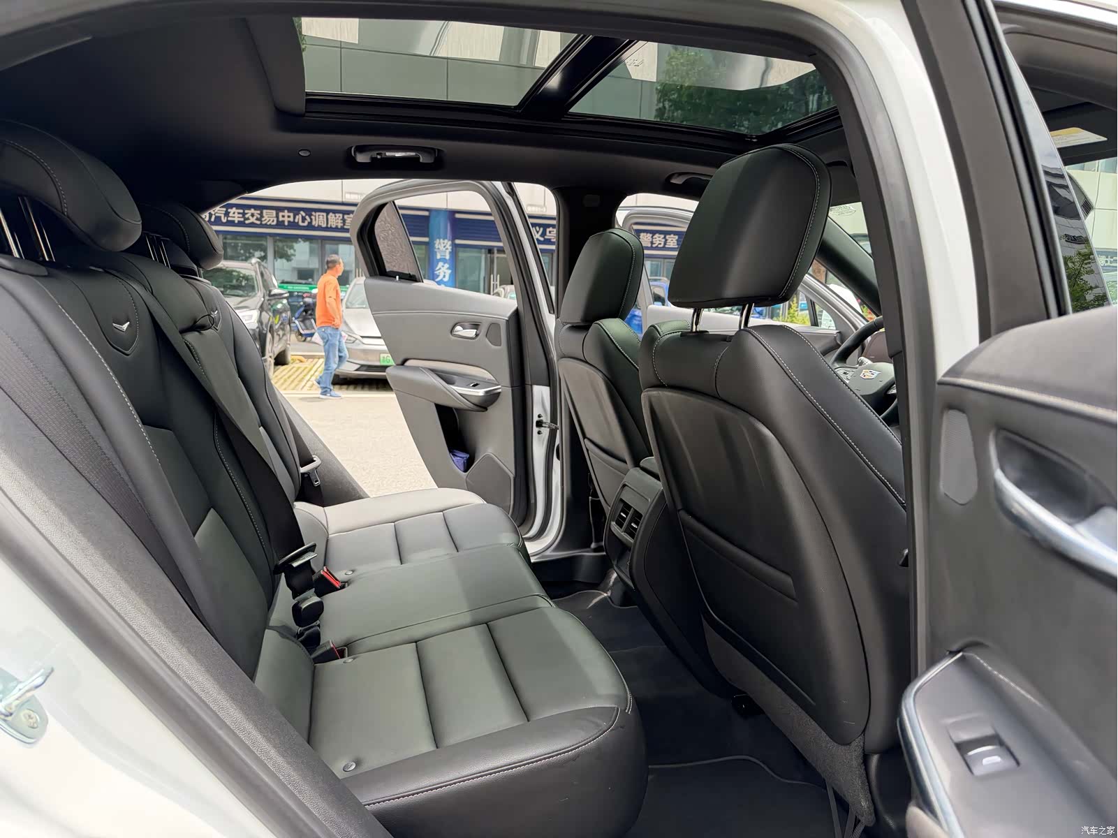 Cadillac XT4, 2025 12