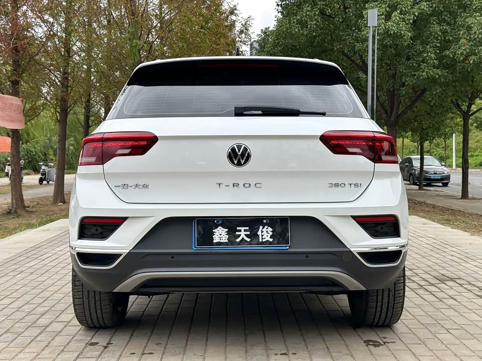 Volkswagen T-ROC exploring Songs