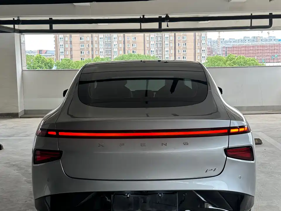 XPENG P7