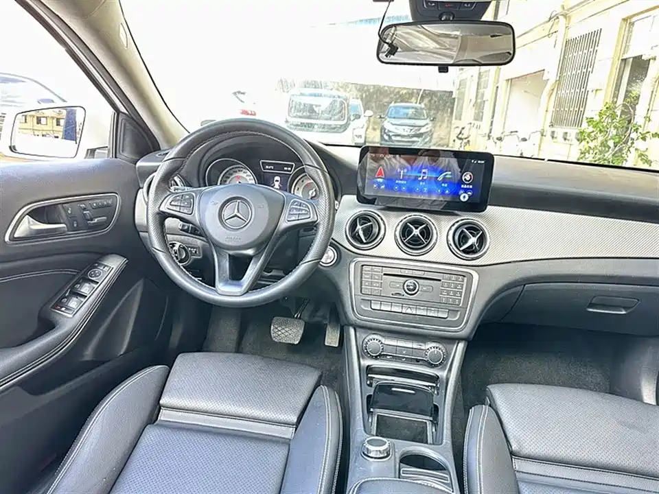 Mercedes-Benz GLA