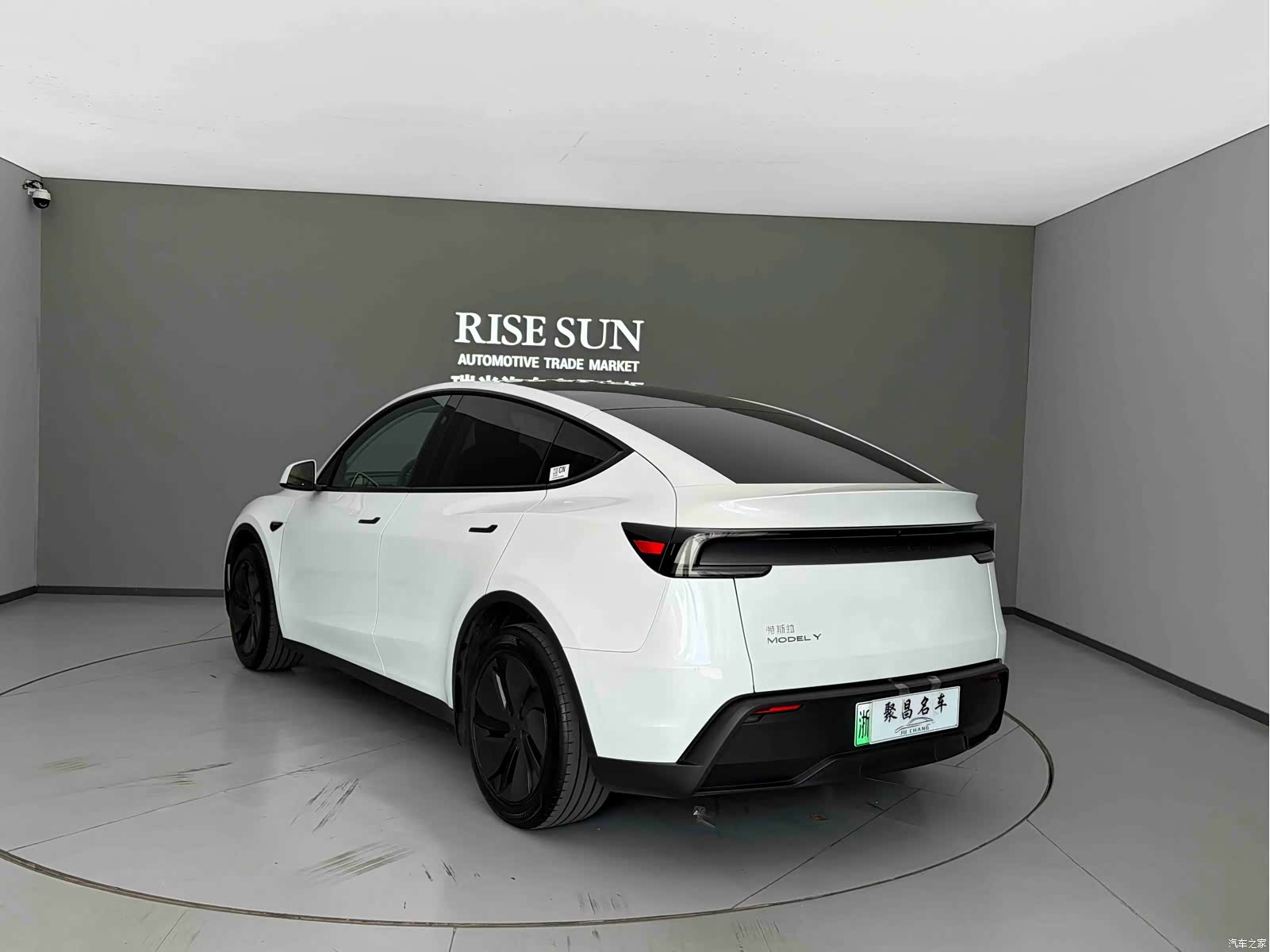 Tesla Model Y, 2025 11